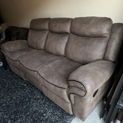 Recliner Couch With Usb Charger And Power Outlet 