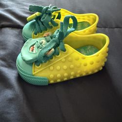 Mini Melissa‘s https://offerup.com/redirect/?o=TW9uc3Rlci5JbmM= Themed Shoes (size 5 for babies)