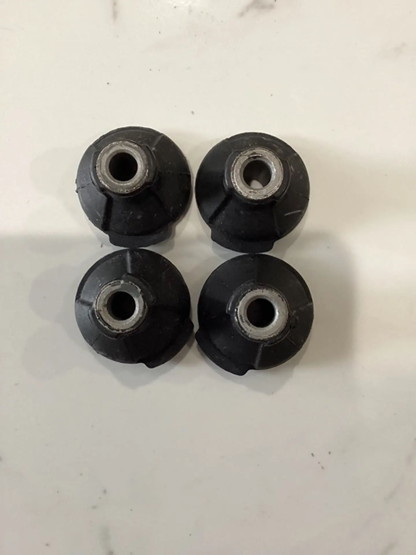 Set Of 4 Rack and Pinion Mount Bushing Fit for Mercedes Benz E300 E320 E(contact info removed)066