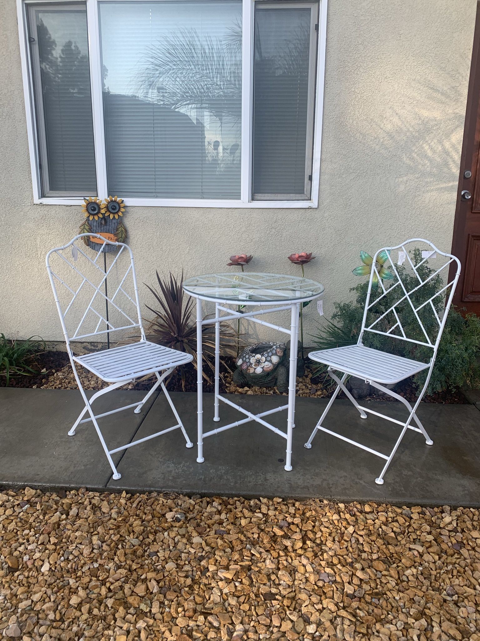 Bistro Antic White Table And Chairs Set Of 3