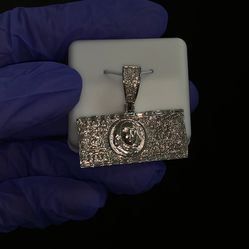 925 Moissanite diamond pendant