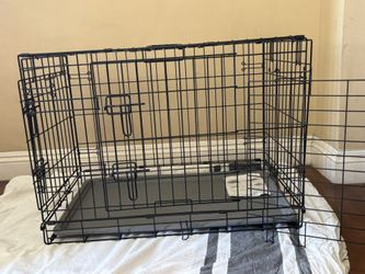 Dog crate- Metal Great Condition 