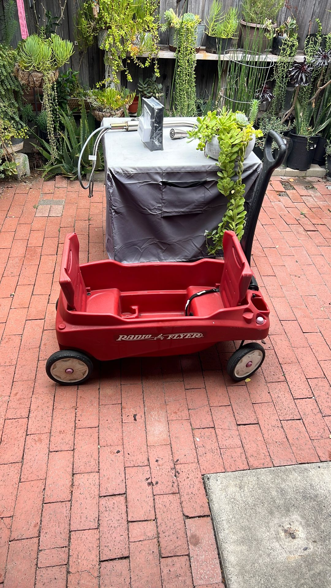 Old school 2- Seater Radio Flyer cart