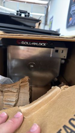 Roll-N-Lock Retractable Tonneau Cover Chevy Silverado GMC Sierr