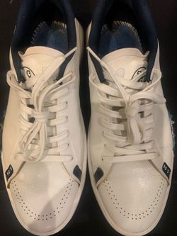 Golf shoes