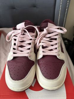 Nike Dunk Valentines W/pink Laces