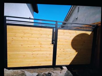 Custom double gate