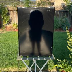 INSIGNIA Refrigerator 