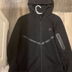 Black Nike Tech Fleece Size Large