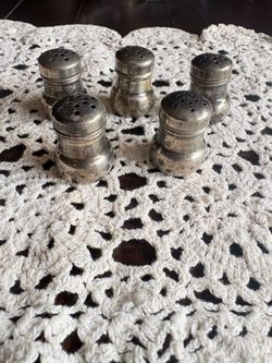 Vintage miniature s&p shakers