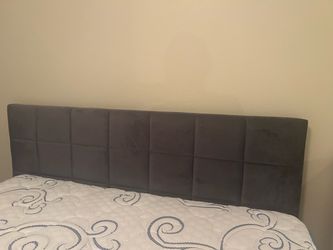 Queen platform bed