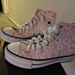 Converse Pink. Flower Size 13
