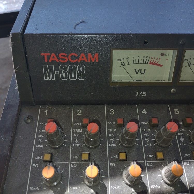 TASCAM M-308 ミキサー TASCAM M-308 Analog Mixer — OKLAHOMA MUSIC EXCHANGE