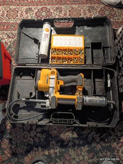 20 volt Dewalt hydraulic grease gun