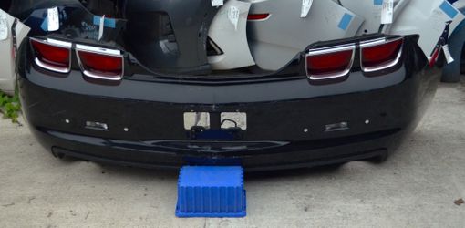 USED REF#B978 || 2010-2013 CHEVROLET CAMARO || REAR BUMPER ASSEMBLY