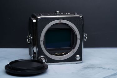 Hasselblad 907x CFV 100C Camera body only