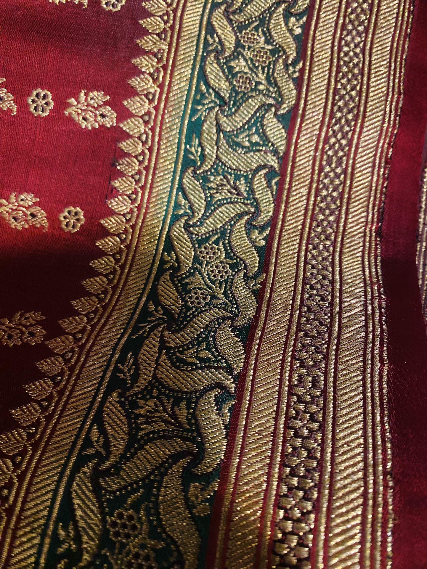 Pure Banarasi Pattu Saree