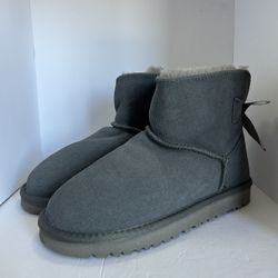 New gray Ugg Bow Boots Size 8 No Box