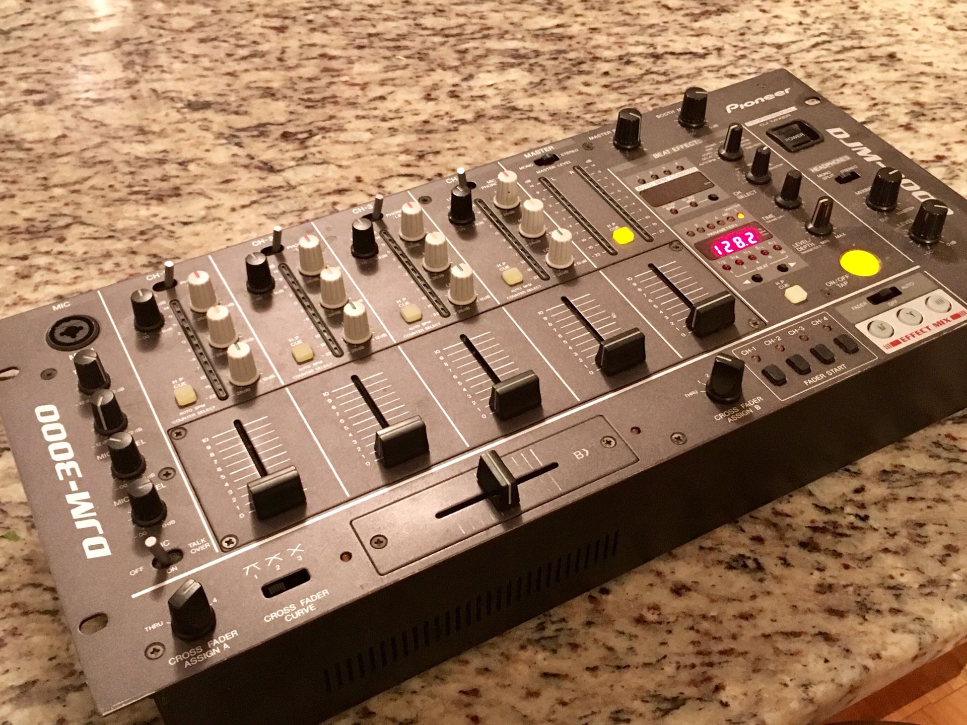 Pioneer DJM-3000 Pro DJ Mixer for Sale in Richmond, VA - OfferUp