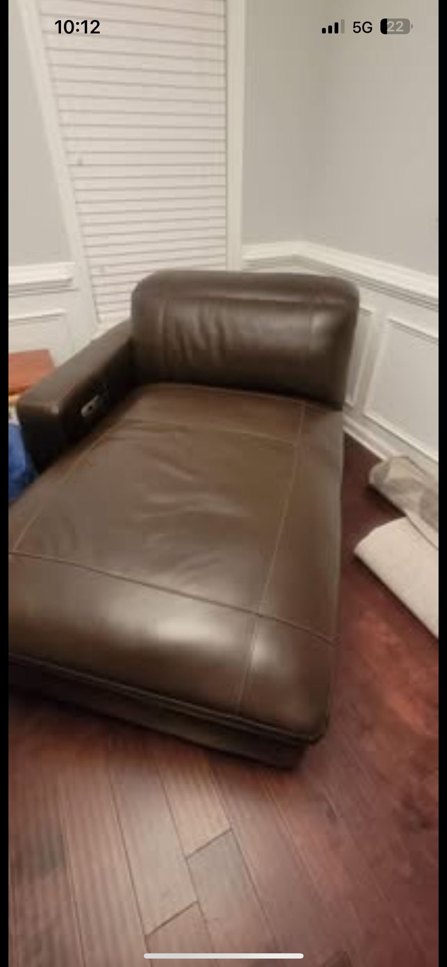 Chaise Lounge - Leather super comfy