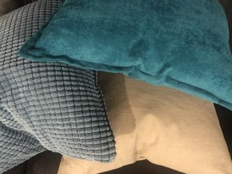 18” & 20” Down and/or polyfilled pillows