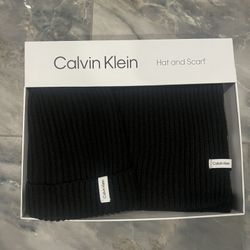 Calvin Klein Beanie And Scarf Set 