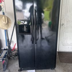 Refrigerator 
