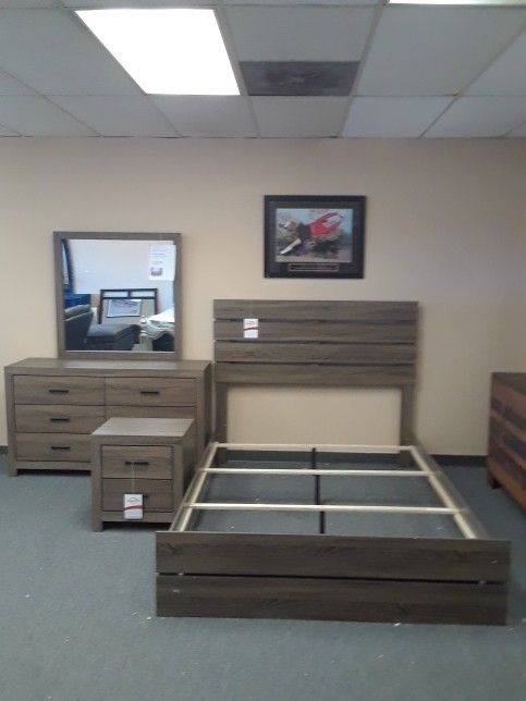 Four Piece Queen Bedroom Set With Queen Bed Frame Dresser Mirror And Nightstand On Sale Now Don't Miss