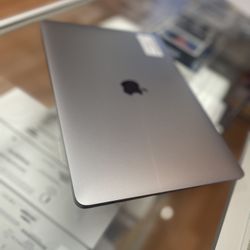2020 13”MacBookAir 8GBRAM 251SSD