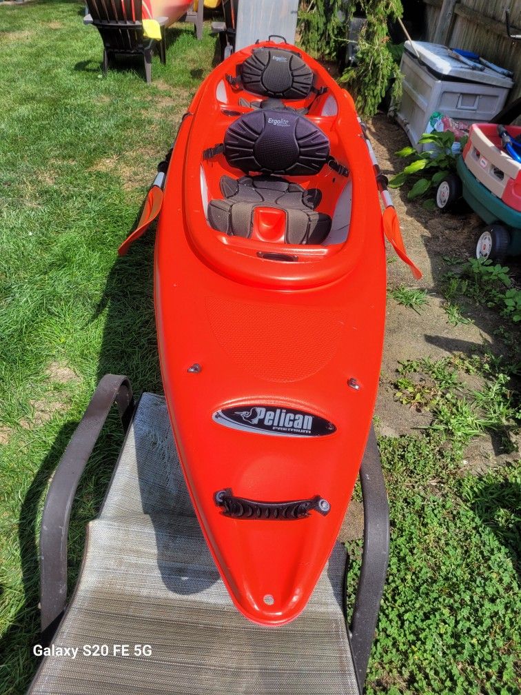 PELICAN KAYAK TANDEM 136T W/PADDLES