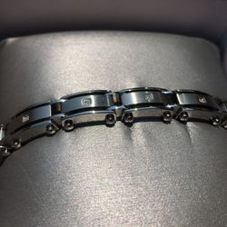 Men’s bracelet stainless steel, with zirconias all around
