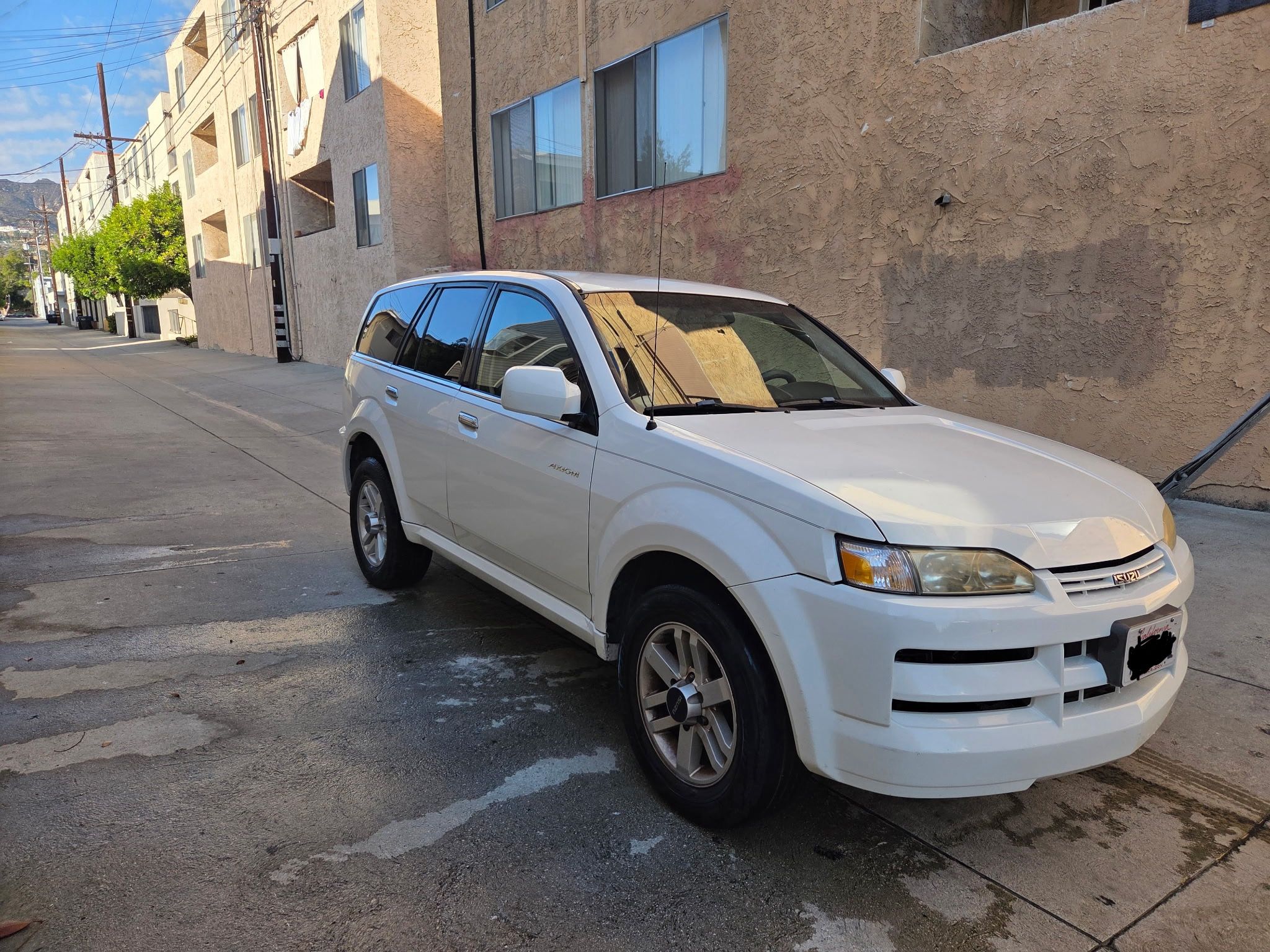 2002 Isuzu Axiom