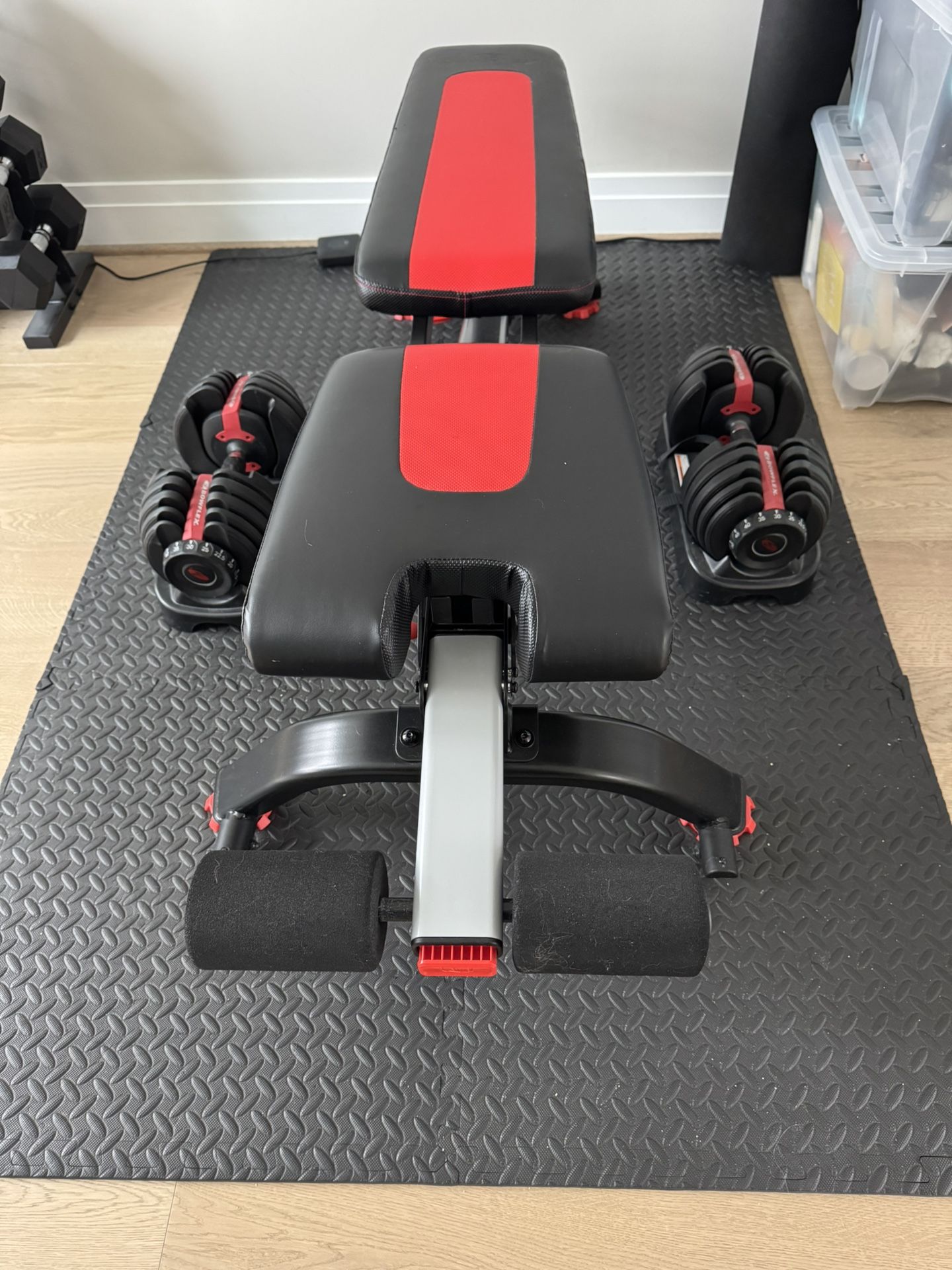 Bowflex Dumbbells, Weight Bench and Floor Mat