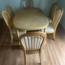 Dining  table -  Comedor 