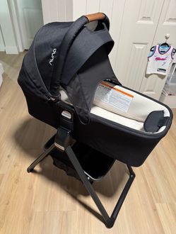 Nuna Mixx Bassinet & Stand