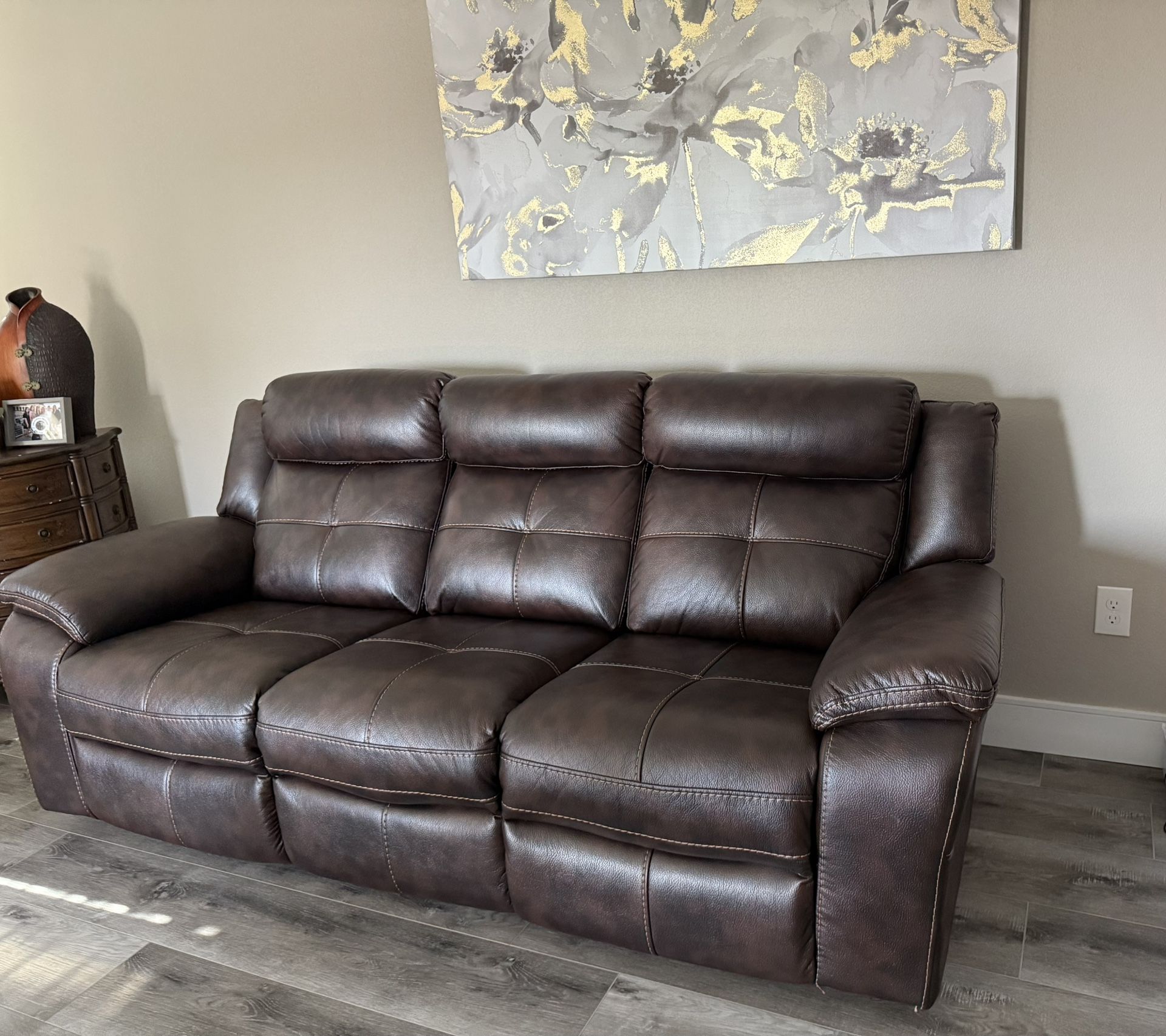 LOCKESBURG MANUAL LEATHER RECLINING SOFA SET NEVER USED