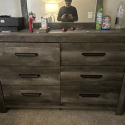 Ashley furniture 3pc Queen bedroom set