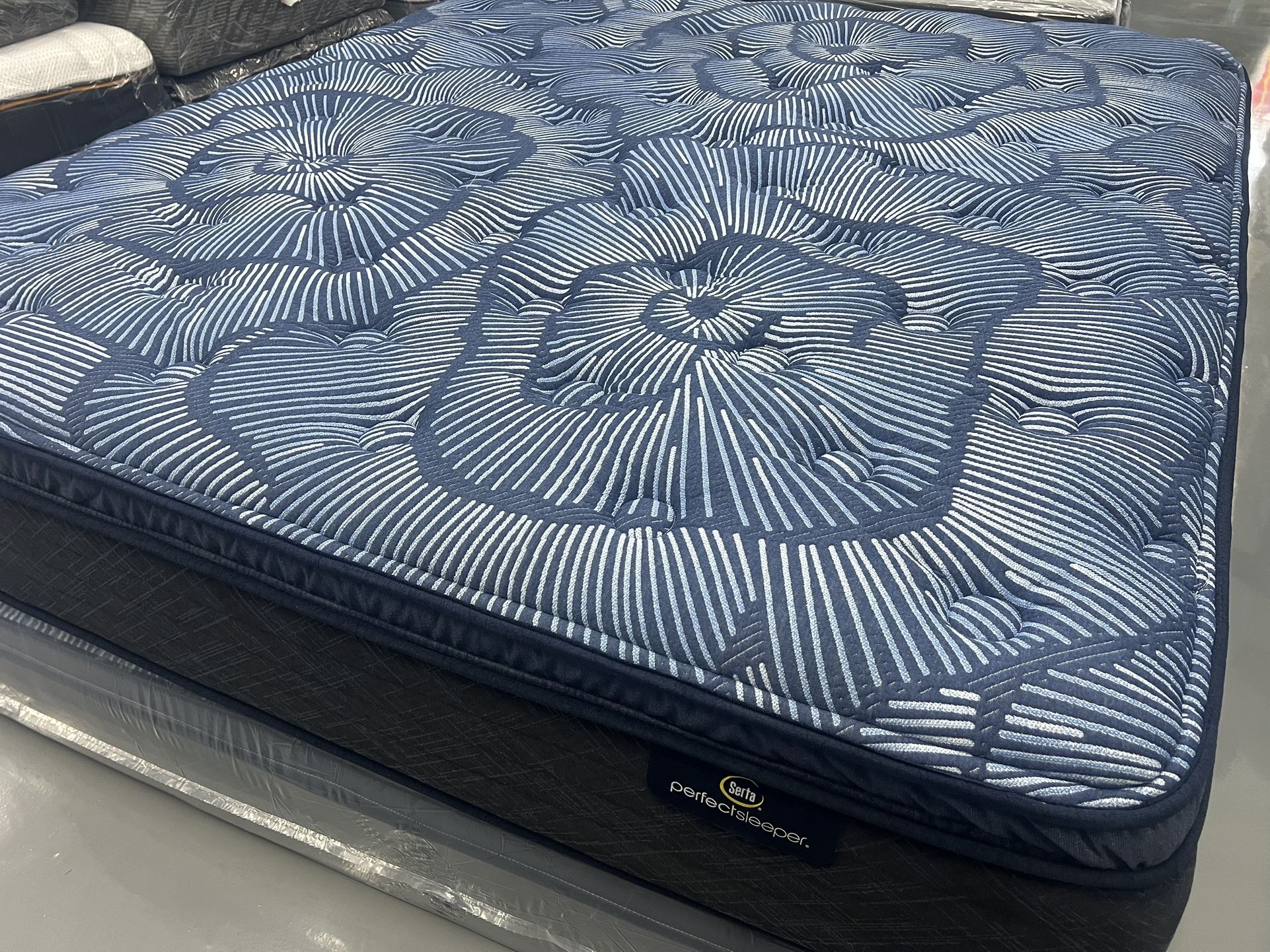 KING SIZE SERTA PERFECT SLEEPER (FIRM) PILLOW TOP MATTRESS BOX