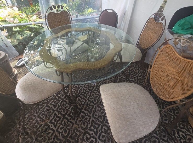 Glass & Wicker Dining Table with 4 Matching CHAIRS