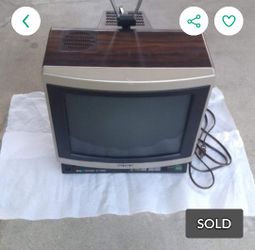 Vintage Sony Trinitron 13 inch Color TV KV-1397R Retro Gaming Wood Exterior 