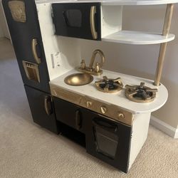 Play Kitchen