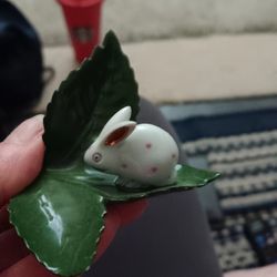 Herend  Bunnny On Leaf