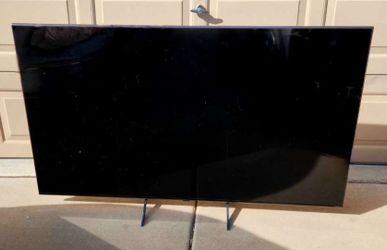 Broken 65" LG UHD TV