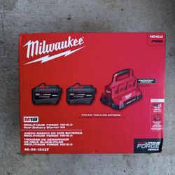 Milwaukee M18 12.0 Forge Batteries & M18 PACKOUT 6 Bay Rapid Charger Kit