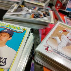 Baseball Cards 280+ All Sleeved Very good - Excellent 