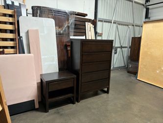 Dresser with nightstand $180