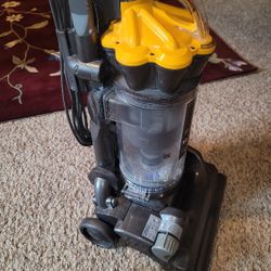 Lightly Used Dyson DC33