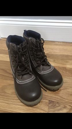 Boys boot size 2