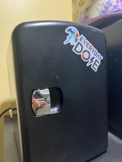 Mini fridge. Hot or cold