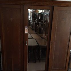 Wardrobe e